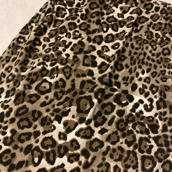 Skirt - Picture 2 of 3